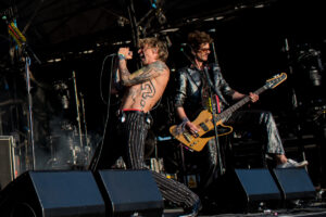 16 The Darkness